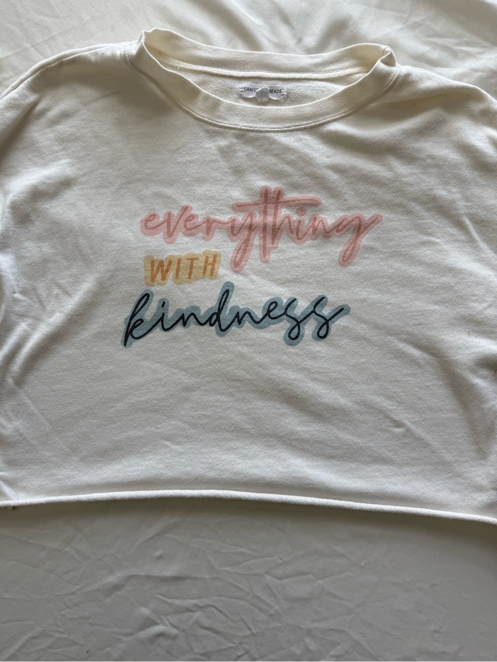 Grayson Threads S Everything with Kindness Cropped Graphic Crewneck Sweatshirt